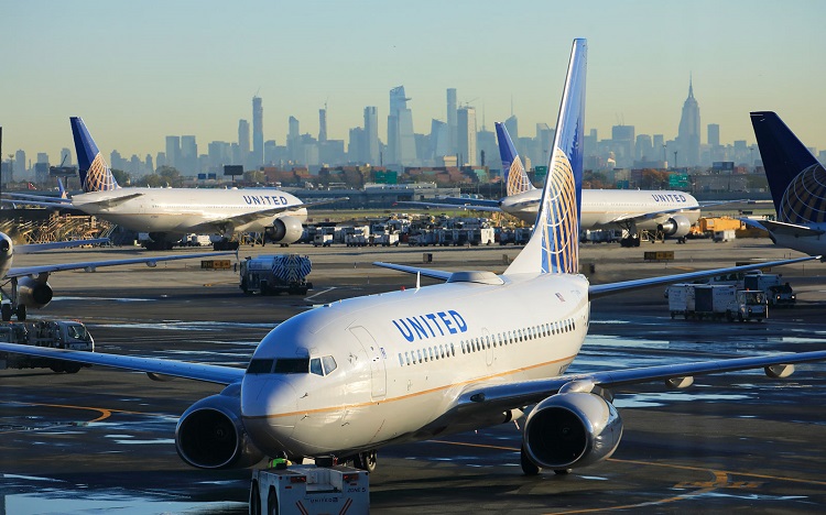 Newark International Airport resumes its work