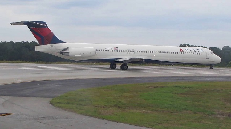 Delta Airlines MD-88 Engine Failure during Flight